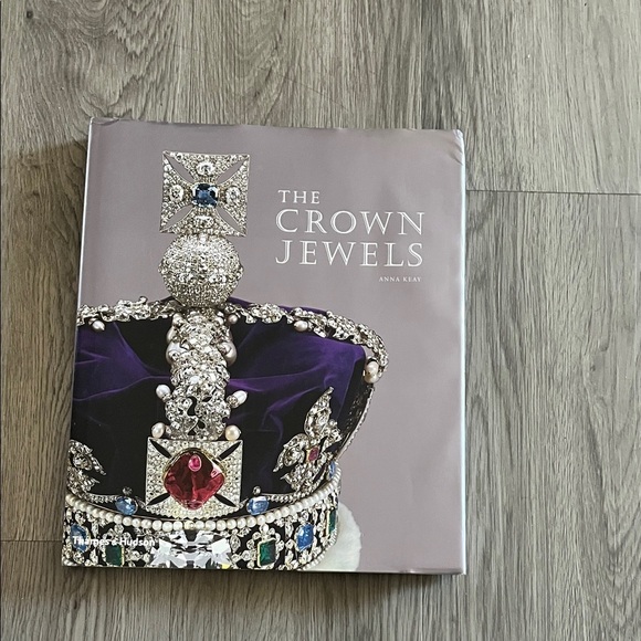 Jewelry - Exquisite Purple and Silver Crown Jewel Necklace